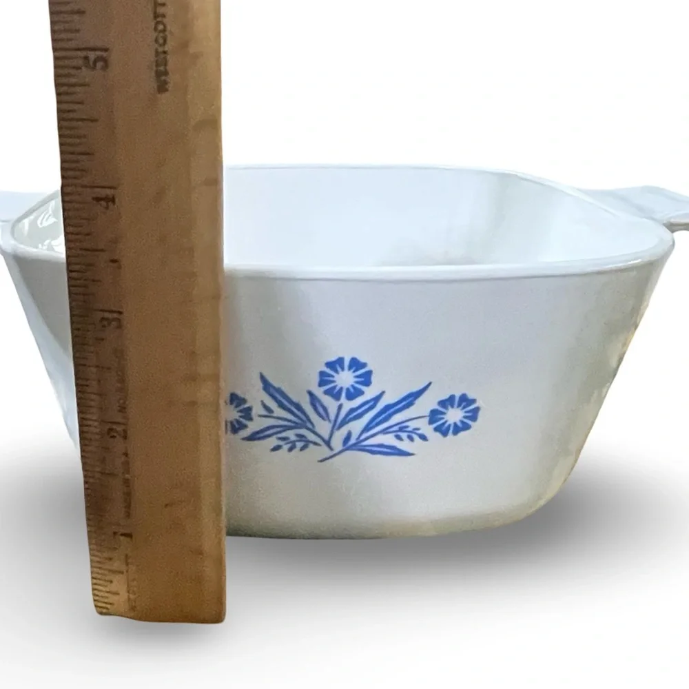 Vintage Corningware Casserole Dish Set with Lids (1.75 Qt and 2.5 Qt)